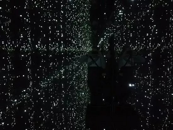 Multium - space and mirror gallery