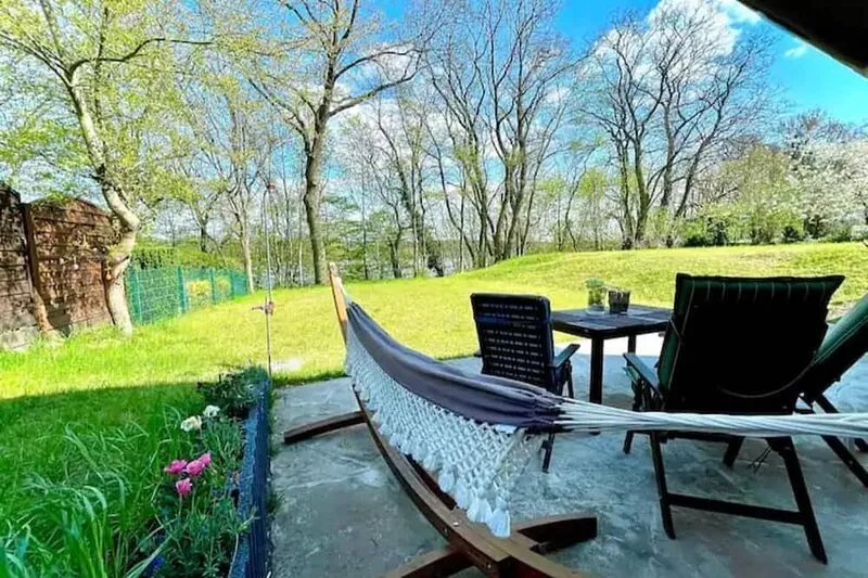 100m2 apartment in a house by the lake + garden near Potsdam
