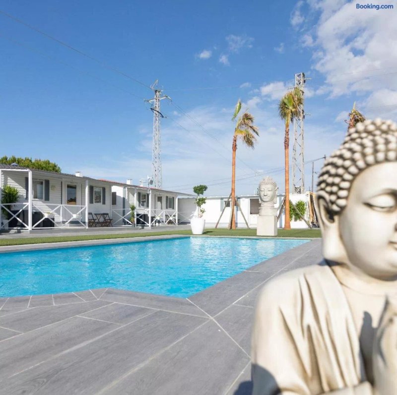 Bungalows Buda Beach