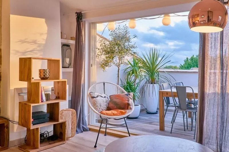 Calm and bright; Terrace and panoramic view in the centerHousing