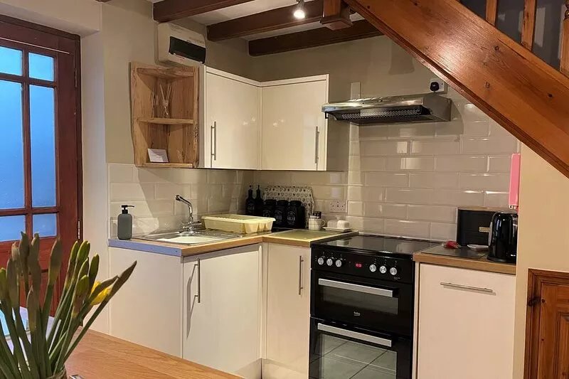 Peaceful 2 bedroom cottage in rural location 3 miles from Whitby