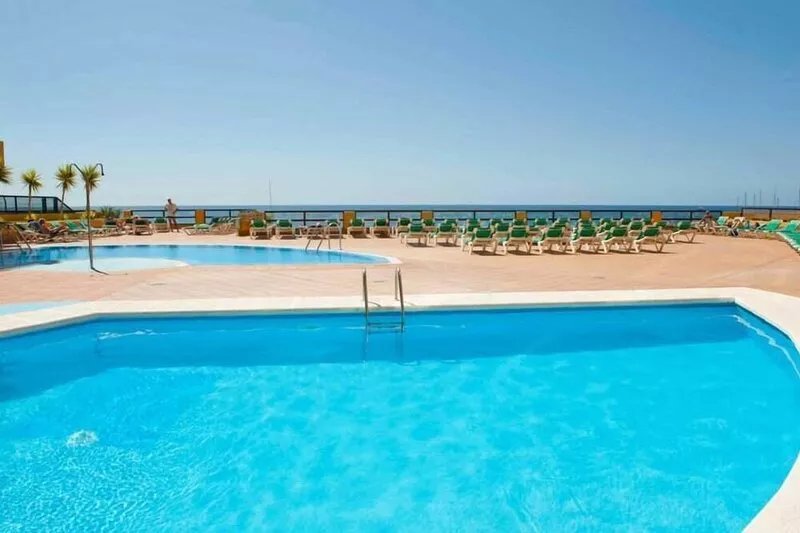 8 -1BR. Private Terrace & Solarium. Volcano & Sea View. Heated Pool. Brand New