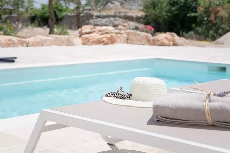 TRULLI PANORAMIX: Atop a private hill with private pool.