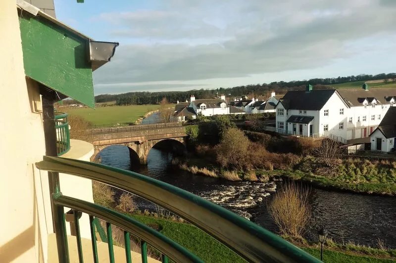 Ben-Ry Cottage, Luxury Accomodation with Magnificient River Views over Bushmills