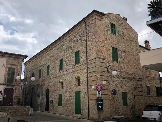 Palazzo Del Governatore Degli Acquaviva