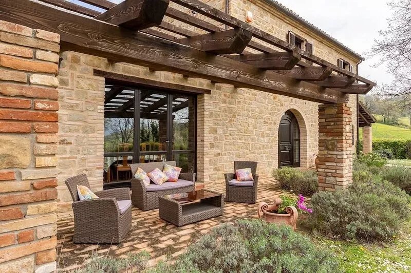Luxury Villa with Pool, Stunning Location