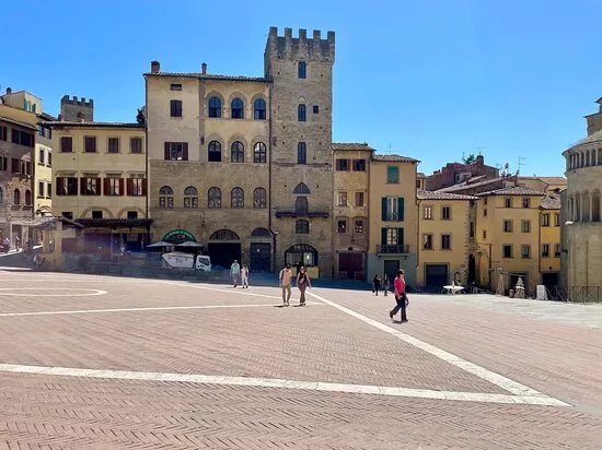 Torre Faggiolana & Palazzo Cofani-Brizzolari