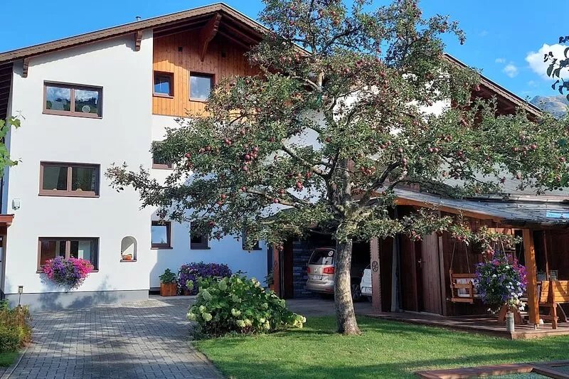family-friendly, close to nature, active, relax,