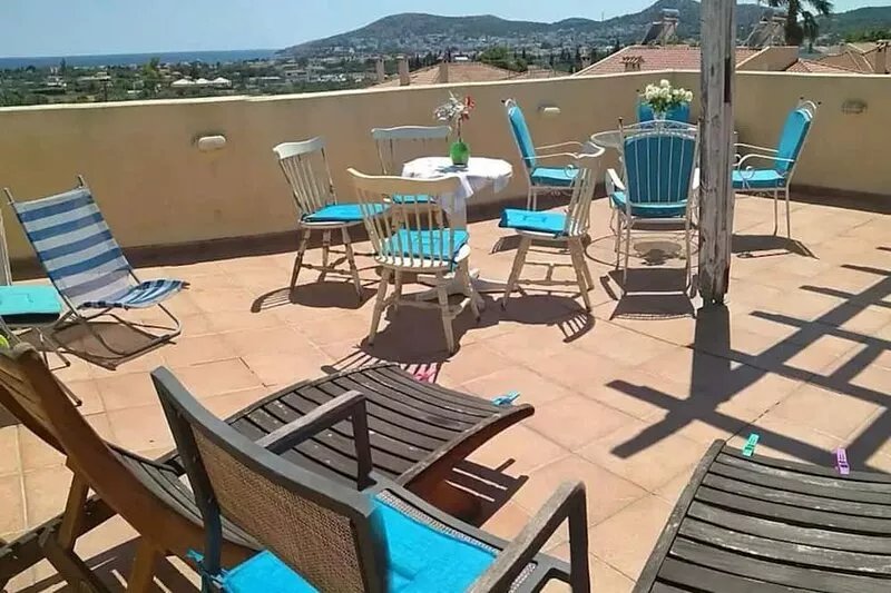 Romantic sunny home, Beach 5 min. 15 min from the Airport 20 min from Acropolis