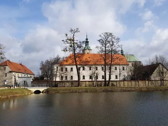 Kosciol Wniebowziecia NMP,  Kompleks Cysterski