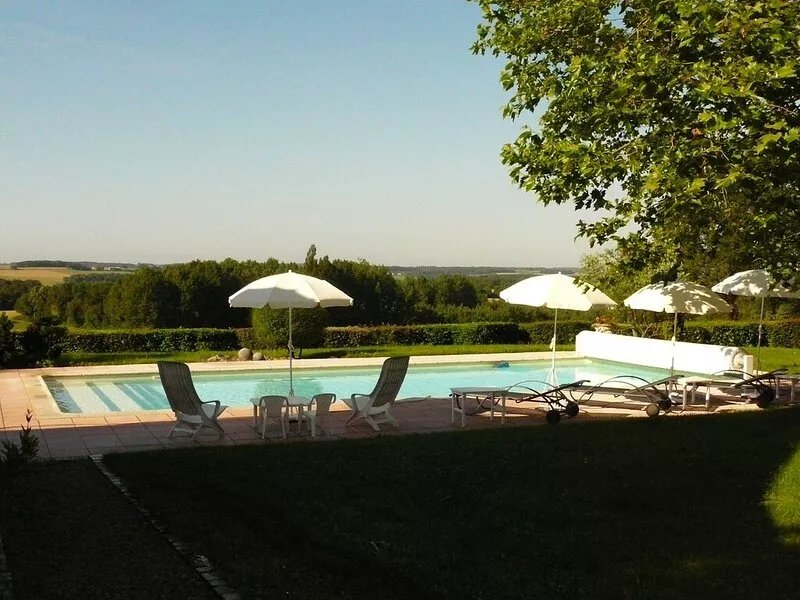 Charming gîte in Touraine with heated pool and views. Sleeps 5. ONLY