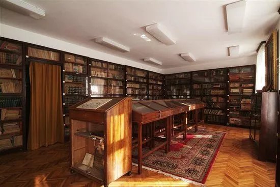 Vitezic family library