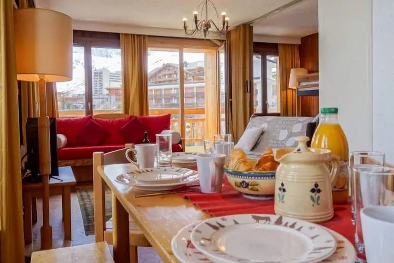Les Grandes Balmes I et II (Le Lac) by Interhome