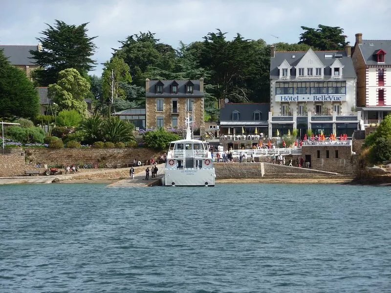 Studio in Saint Quay Portrieux with sea view and marina