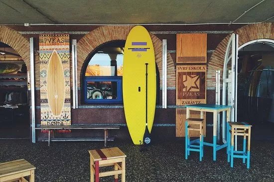 Pukas Surf Eskola Zarautz