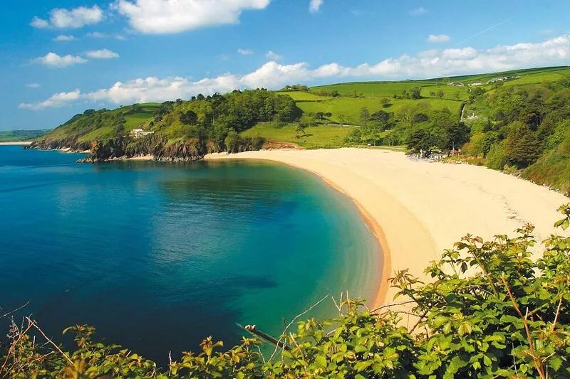 BUTTERWELL BARN, pet friendly, luxury holiday cottage in Dartmouth