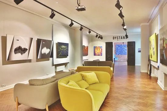 Dystans Gallery