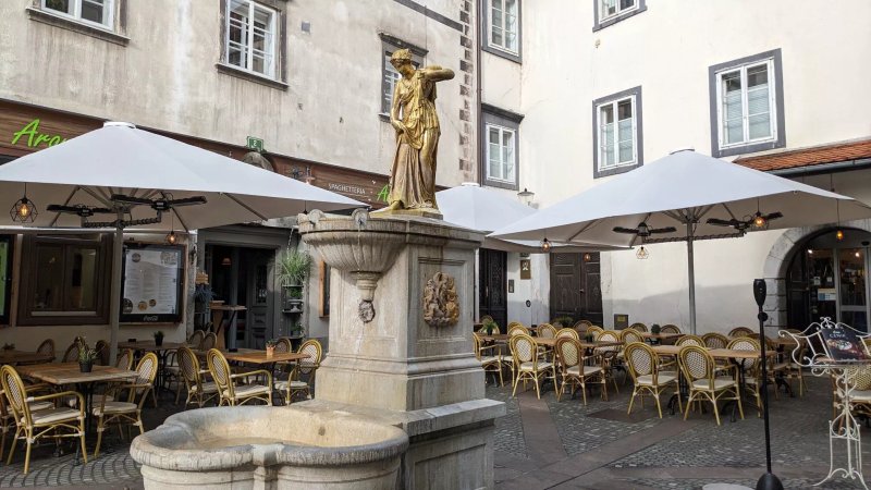 Fountain Of Girl With A Jug