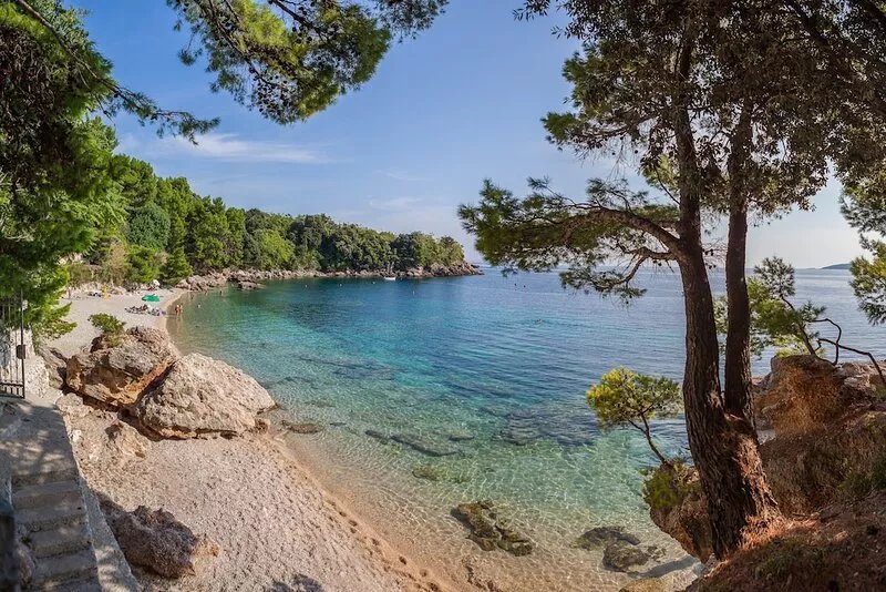 5 bedroom Beach Front villa on Peljesac. Stunning beach.1st ROW. AMERICAN OWNER