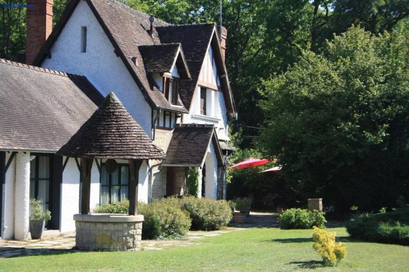 Les Enclos Bed and Breakfast