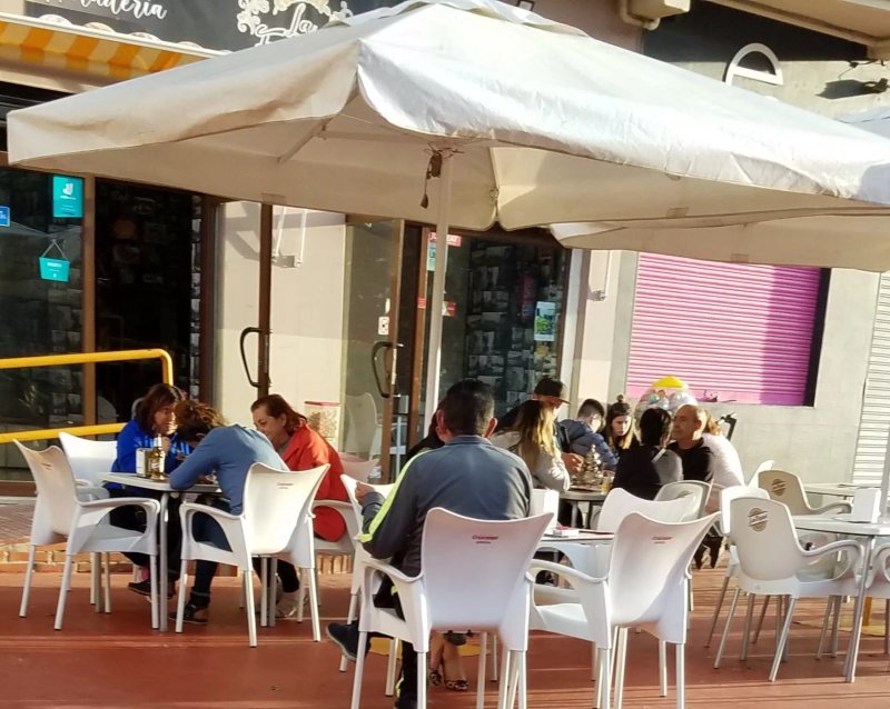 La Familia - RESTAURANTE HELADERIA PASTELERIA CAFETERIA