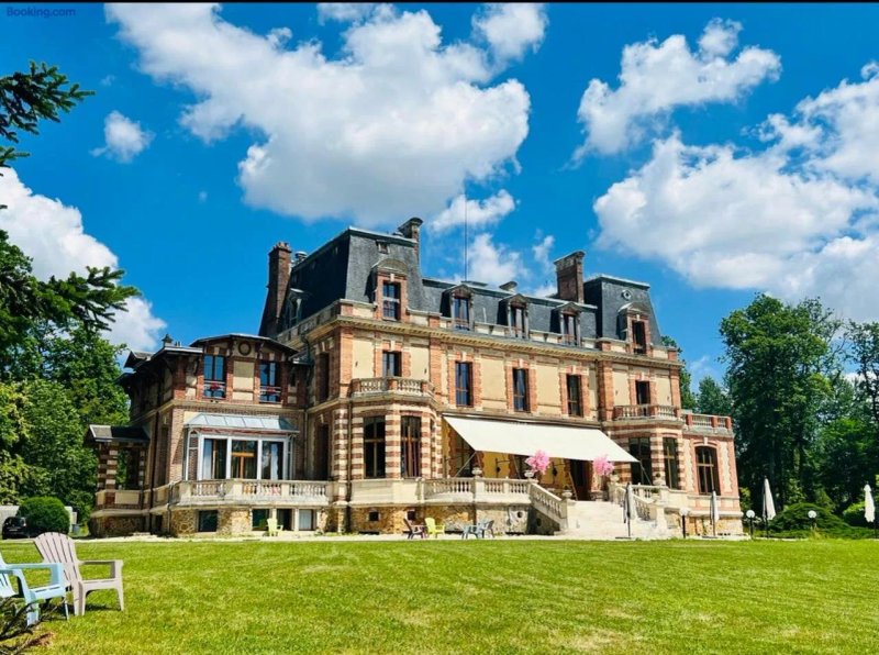Château De Crénille
