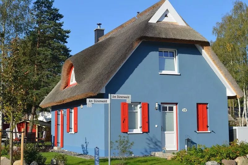 Pure relaxation in a romantic thatched cottage