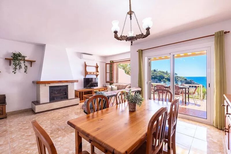 Mediterranean Beach House · AirCon · Pool · UHC CASAS BLANCAS 301