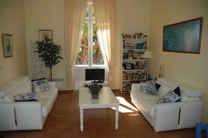 Magnificent apartment in art nouveaux house near St Tropez