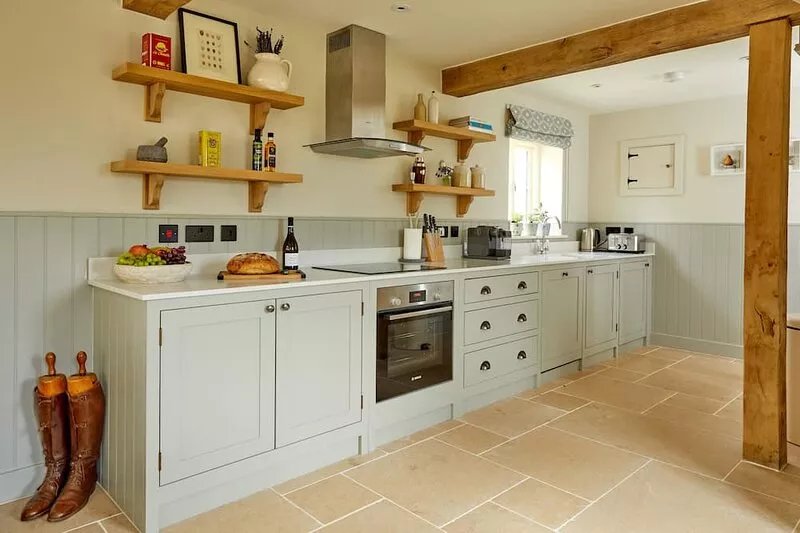 Cotswolds One Bedroom Barn Conversion near Bibury with private garden & terrace