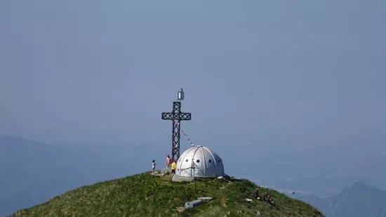 Monte due Mani (Bivacco Locatelli)
