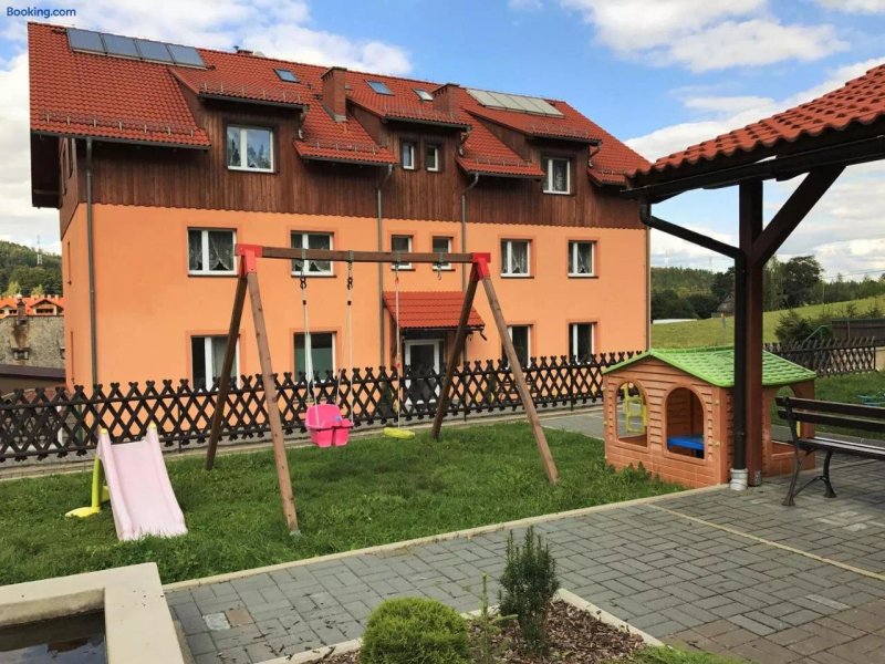 Pokoje Goscinne w Dolinie Szczescia