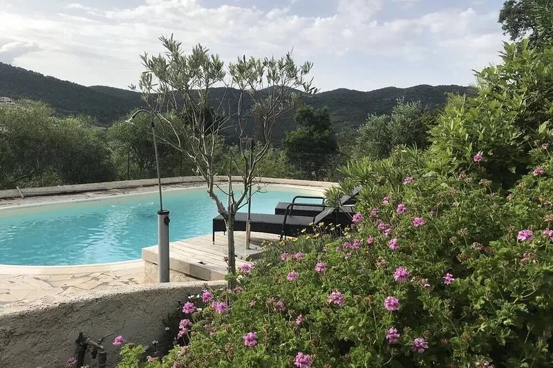 Villa Valcros in a quiet location with pool and panoramic views of sea and