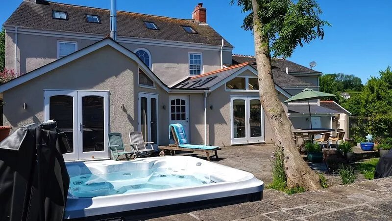 HILLS COURT. AVAILABLE WITH OPTIONAL HOT TUB