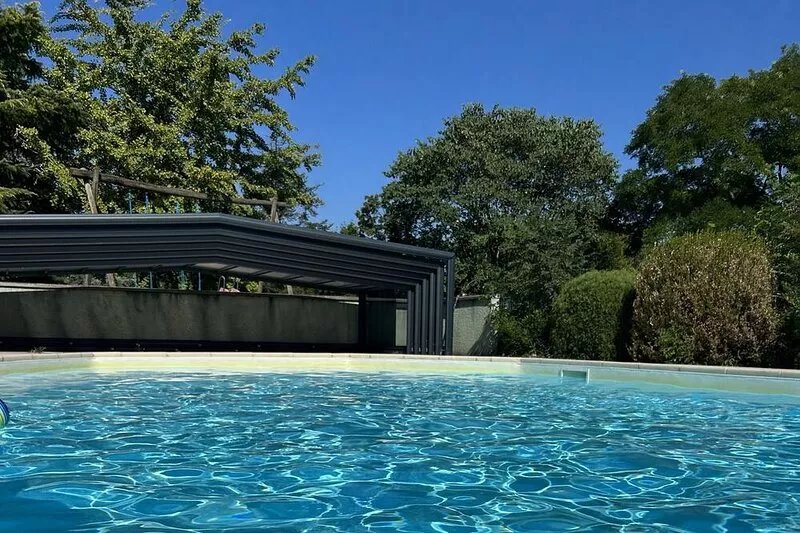 Big house Covered Motorized Swimming Pool Spa Puy-De- Dôme Vichy