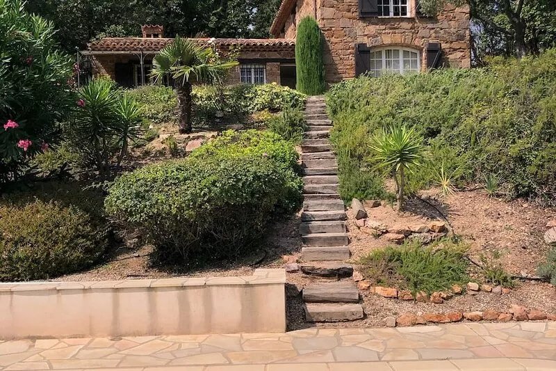 Beautiful Provençal villa at the Riviera near Cannes - with sea & mountain view