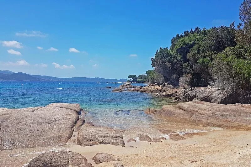 Semi-detached house, 150 m. from the sea. Amazing view over the gulf of Ajaccio!