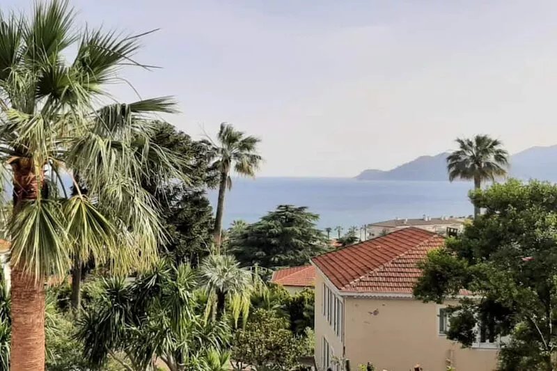 New: Beautiful 2 rooms in Cannes renovated