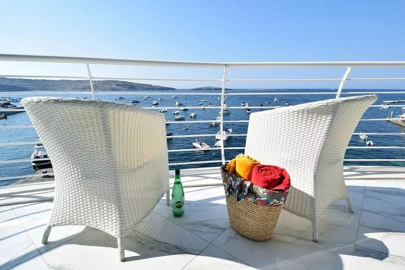 Stunning Penthouse situated directly over the sea, unique