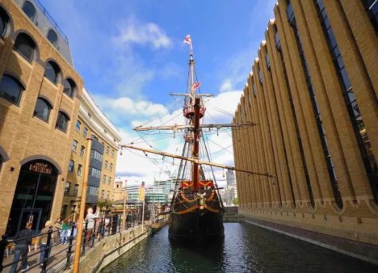 Golden Hinde
