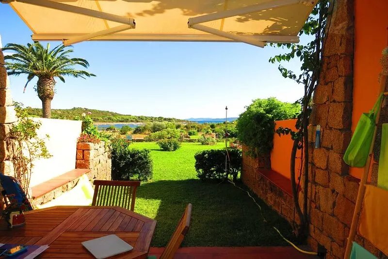 Three-room apartment, garden with sea view, 200m from Salina Bamba and 800m