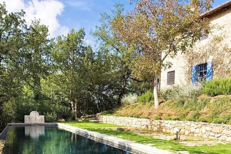 Villa Passignano: A stylish bedrooms 6 September in the heart of Tuscany