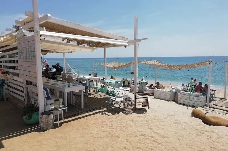 VillaBarcelonaCoast-POOL, BBQ, A/C,Beaches (5' by car), Barcelona (25
