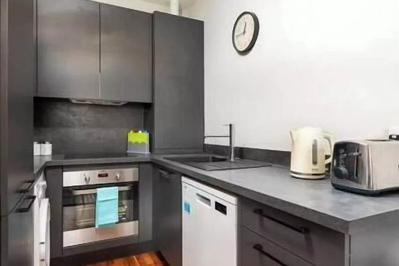 Beautiful London Apartment (QCA)
