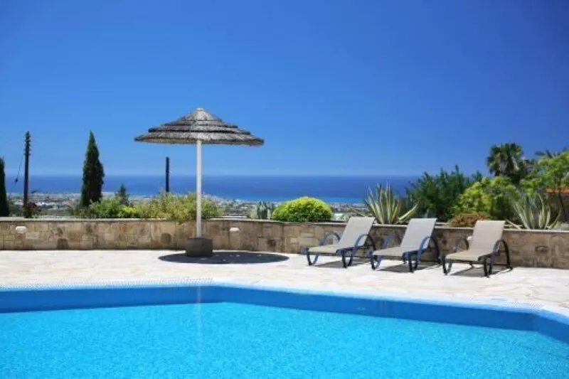 Garden apartment with sea views