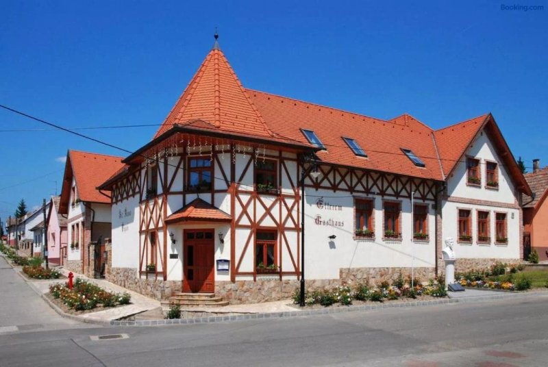 Szent Anna Panzio Es Etterem