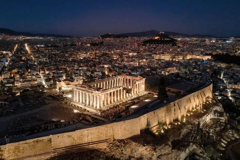 The Caryat - Acropolis Penthouse Maisonette, Urban Stripes Athens