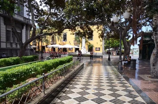 Plaza Hurtado de Mendoza