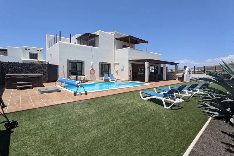 Casa Barroni, Faro Park, private pool, 2 hot tubs, sea & mountain views