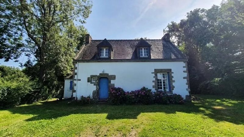 Character house with large garden 5km from the beach